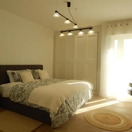 Casa Bella Breezy, 1 Minute Walk To Beach, Luxury * Portimão