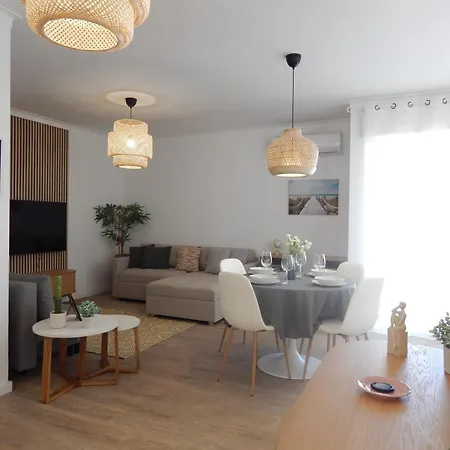 Casa Bella Breezy, 1 Minute Walk To Beach, Luxury 아파트