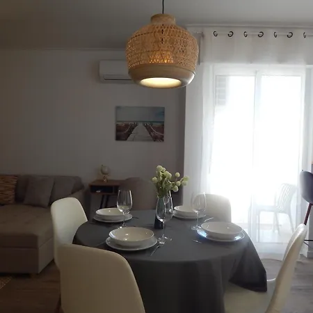 Casa Bella Breezy, 1 Minute Walk To Beach, Luxury Apartment
